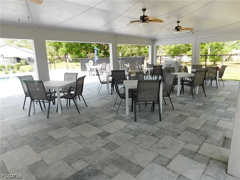 10525 Putnam Ct — Photo 21