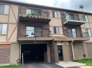 413 Kiowa Dr APT 202, Naperville, IL 60565