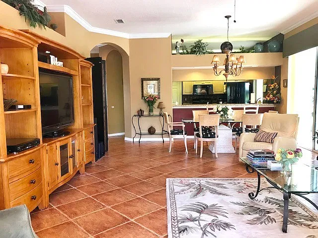 2/2 Pool Home - Rosedale Country Club - Close To Shopping/Beaches — Photo 3