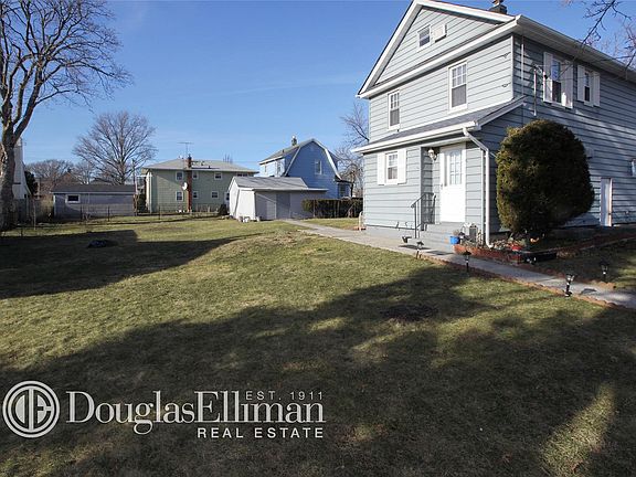 2nd image of 220 Rushmore Ave