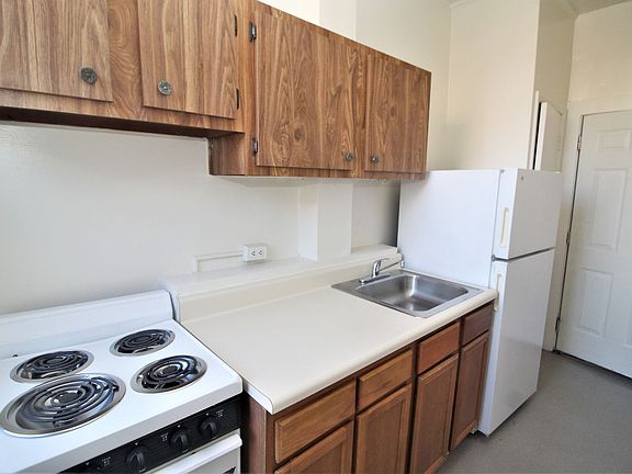 2nd image of 849 Park Ave APT 4