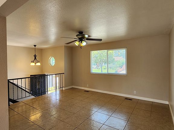 4th image of 6511 S Clematis Way
