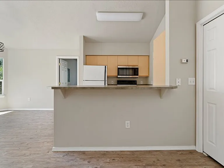 121 N Avenger Ln — Photo 9