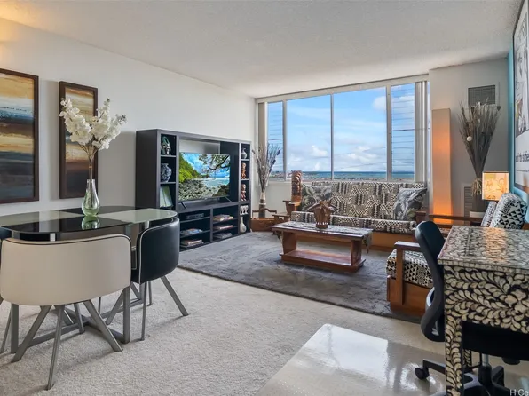 3045 Ala Napuaa Pl APT 1104, Honolulu, HI 96818