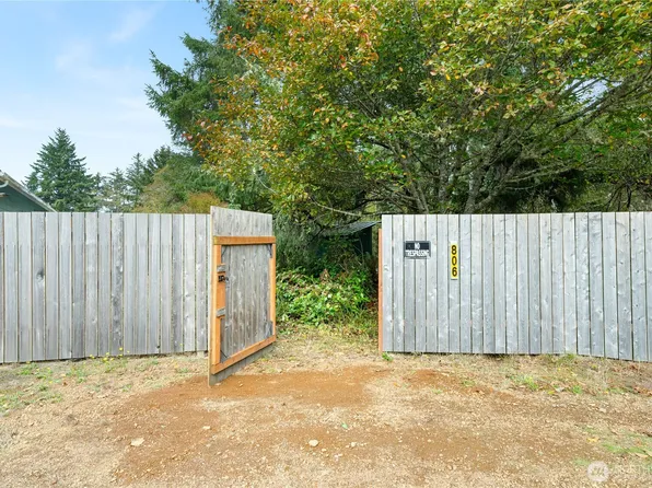 806 Scoter Court SE, Ocean Shores, WA 98569