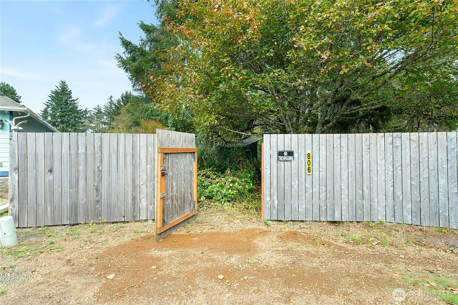 806 Scoter Court SE photo 1