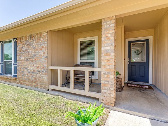 3rd image of 6625 Moss Ln