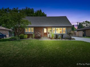 8907 Fairlane Dr, Bridgeview, IL 60455