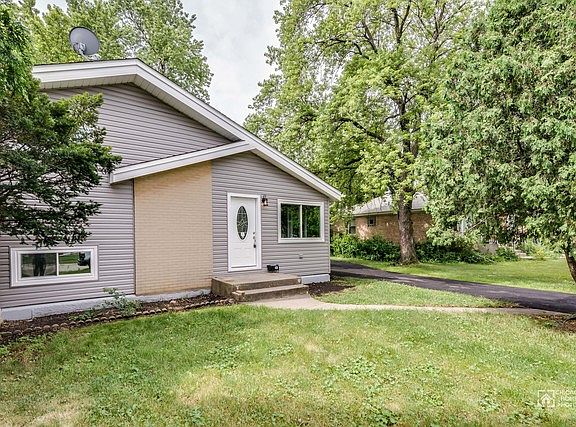 3rd image of 411 Morse Dr