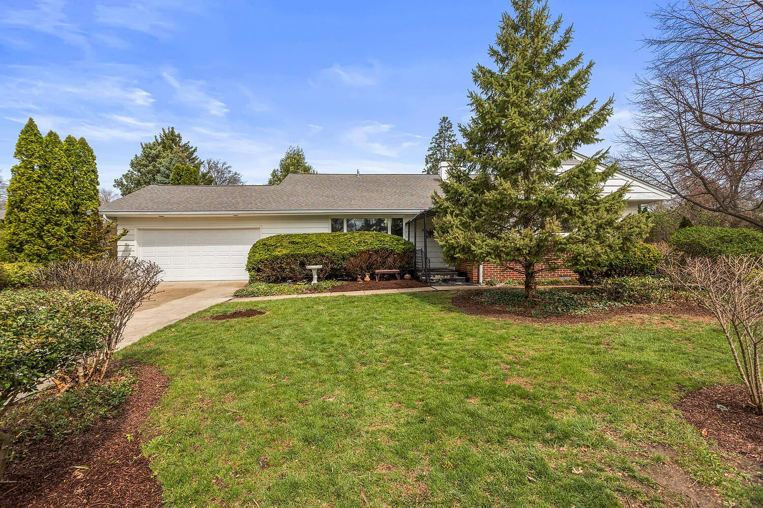 1420 Mayfair Rd photo 1