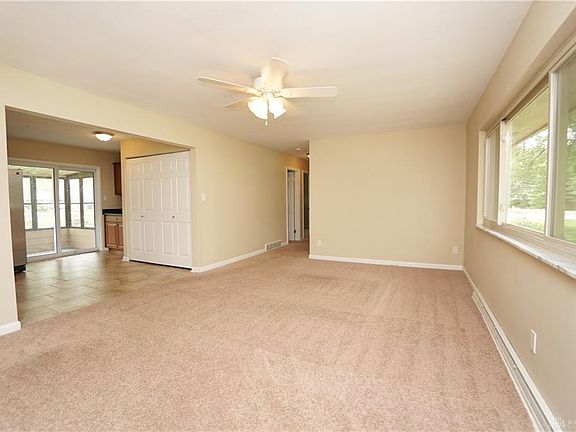 5th image of 1390 Nutwood Dr