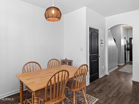 5th image of 111 Waterstone Ln #1