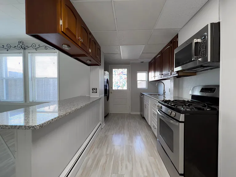 5 Portship Rd — Photo 5