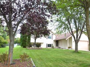 2707 Cornelia Trl, Woodbury, MN 55125