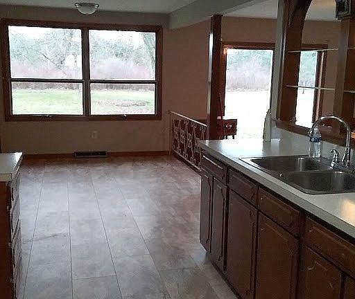 Kitchen/ Breakfast  area
