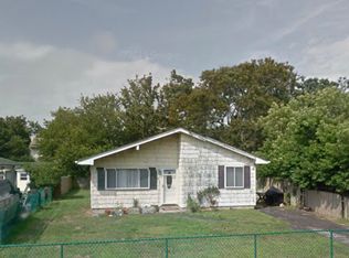 21 Lombardy Dr, Shirley, NY