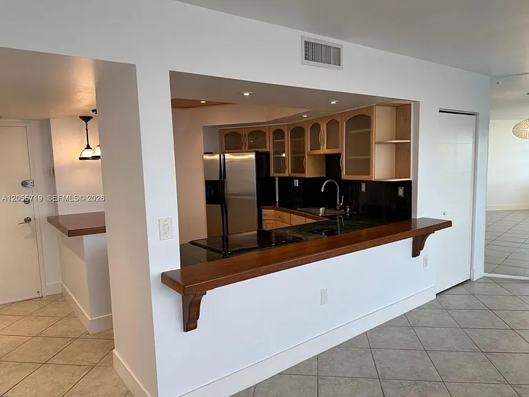 11930 N Bayshore Dr #1006 — Photo 6