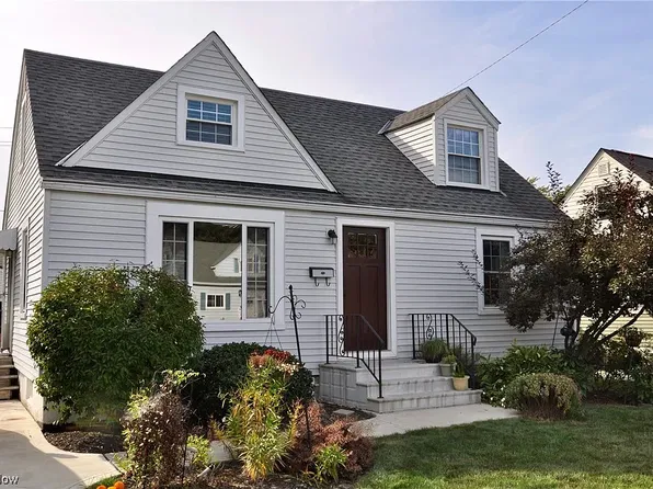 144 Woodstock Dr, Avon Lake, OH 44012