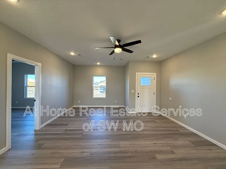 120 Bailey Dr — Photo 8