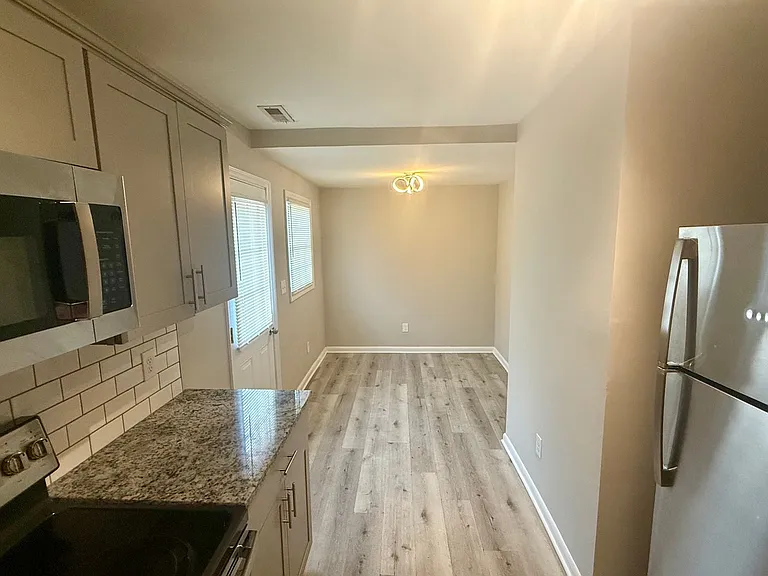 100-114 Ivey Rd — Photo 3