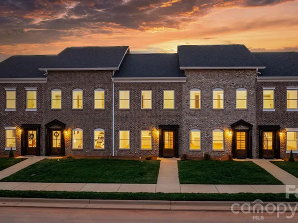 2119-2111 24th Street Ln SE, Hickory, NC 28602