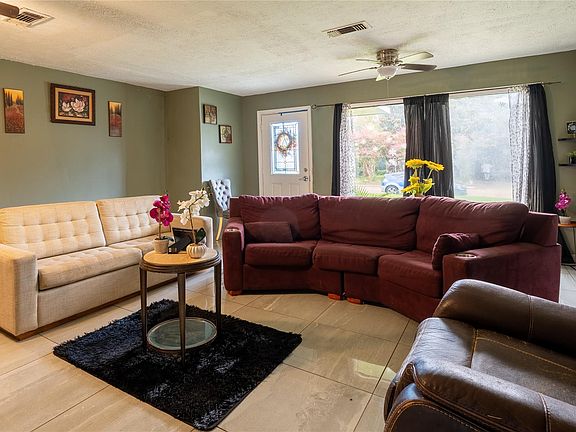 3rd image of 8438 Sonneville Dr