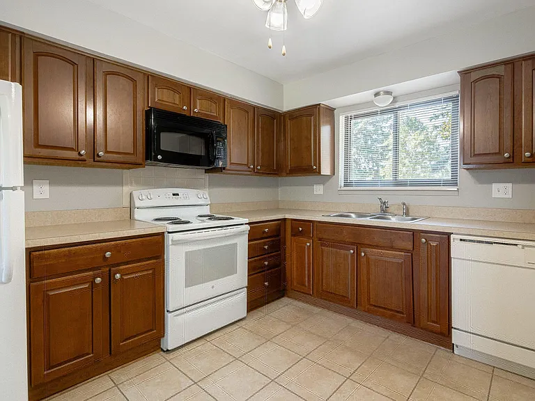 South Glen — Photo 9