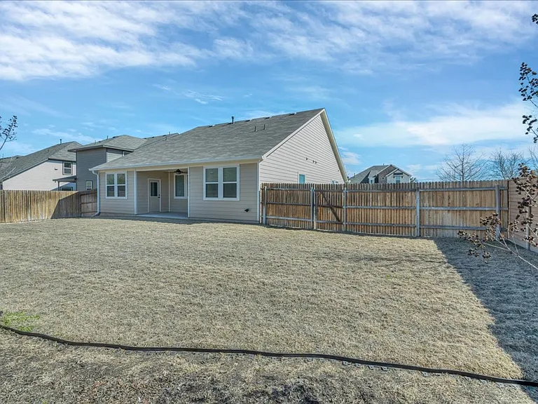 2605 Acoma Ln — Photo 38