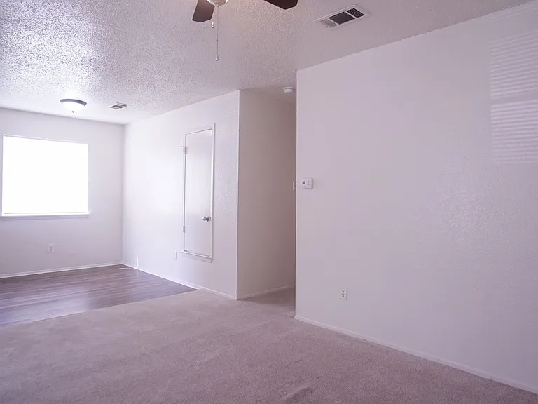 7404C Vintage Way — Photo 2