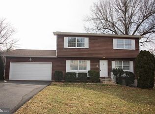 156 Castleton Dr, Reading, PA 19607