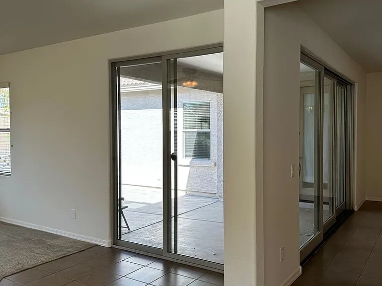 18618 W Mountain View Rd — Photo 12