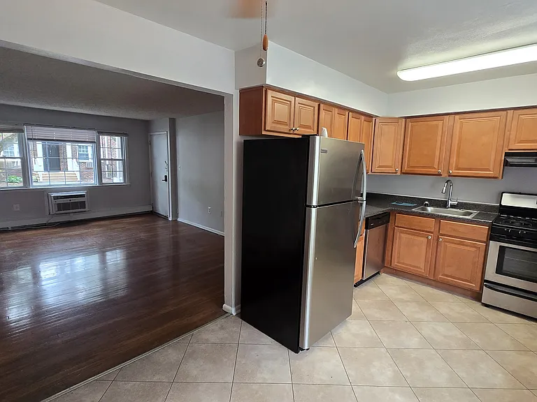 LAWRENCEVILLE GARDEN APARTMENTS AND TOWNHOMES — Photo 30