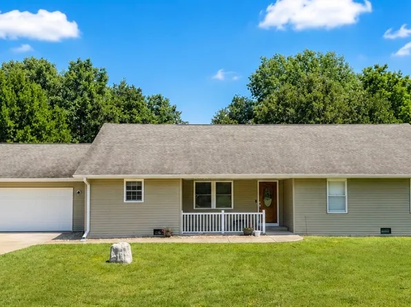 27 Doubletree St, Beardstown, IL 62618