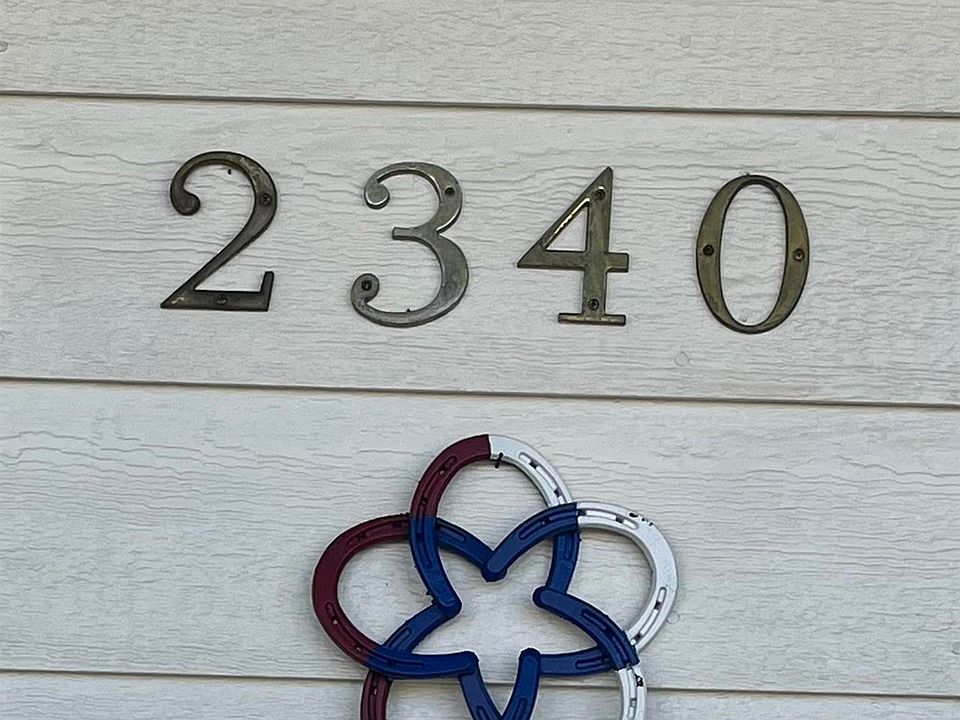 2nd image of 2340 SE Oakwood Dr