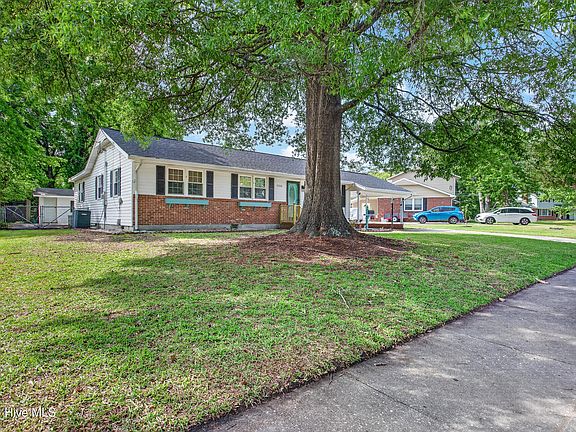 3rd image of 1115 Clifton Road