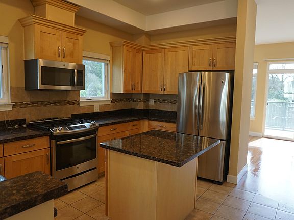 4th image of 12327 NE 7th Pl #106