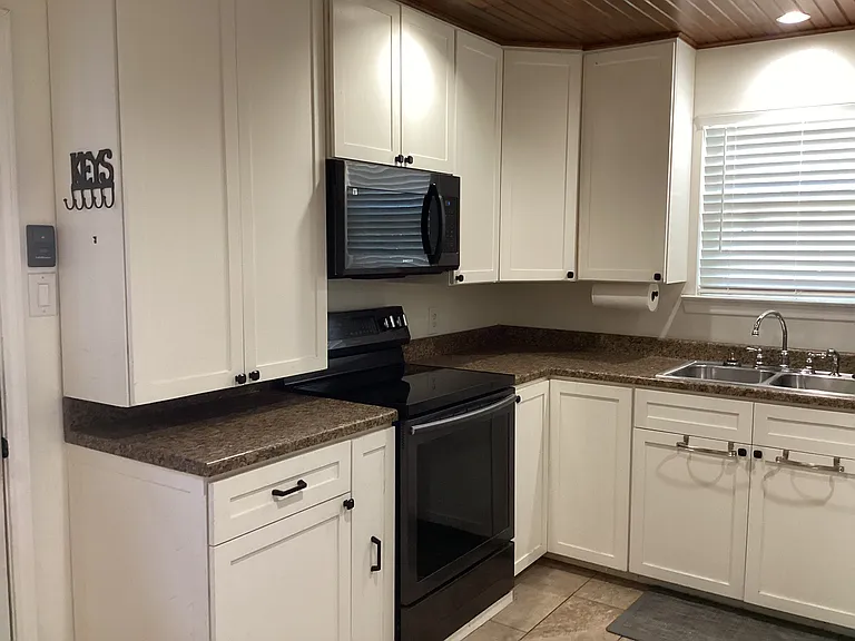 776 Ponderosa Dr — Photo 3