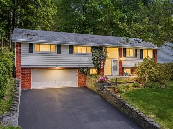 916 Chestnut Ln, Vestal, NY 13850
