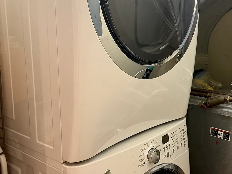 975 N Lincoln St #4G — Photo 16