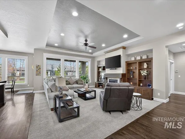 3552 W Star Hollow Dr, Meridian, ID 83646