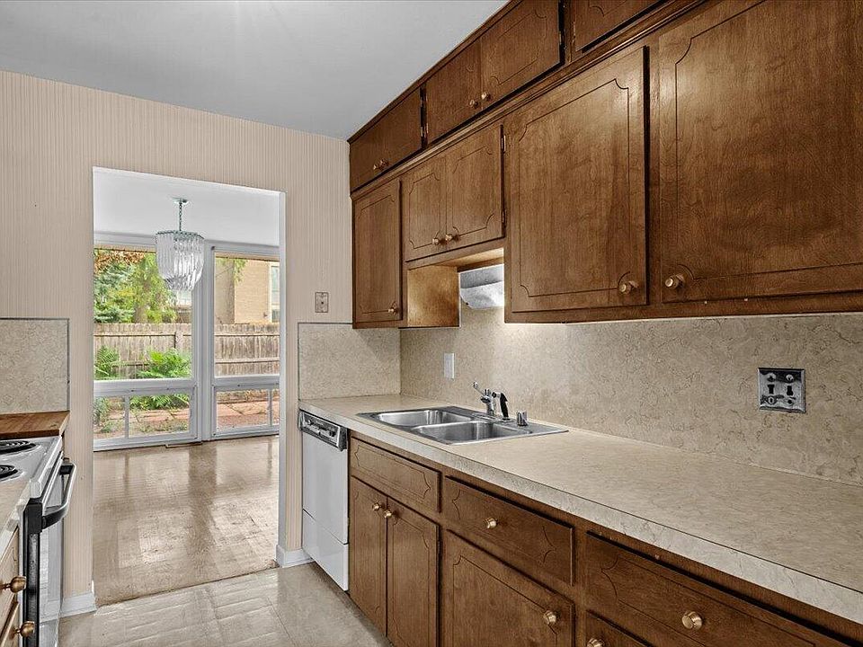 1551 Chateaufort Pl, photo 12