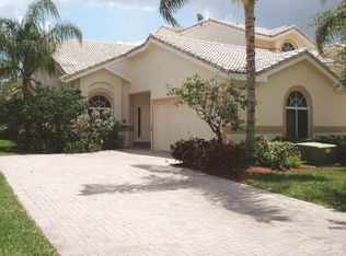 704 W Palm Aire Dr, Pompano Beach, FL 33069