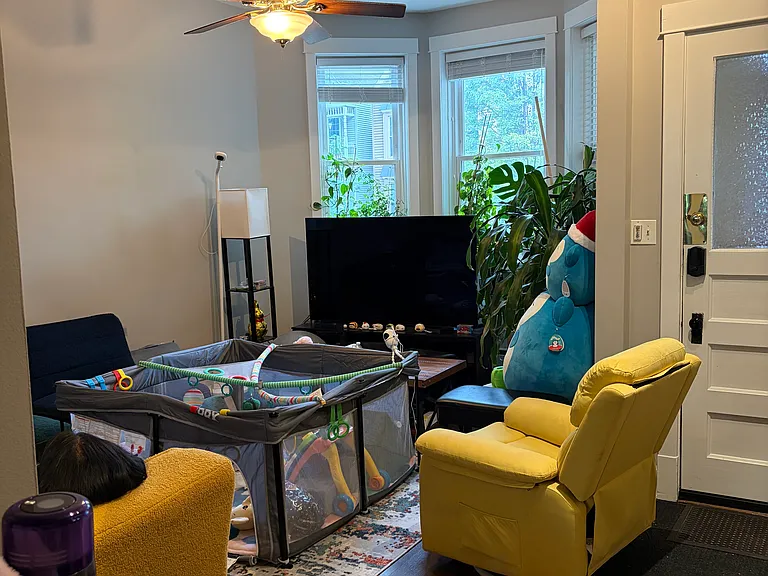 3729 N Bosworth Ave #1 — Photo 3