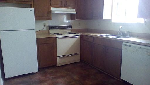 4th image of 240A Helen Cir