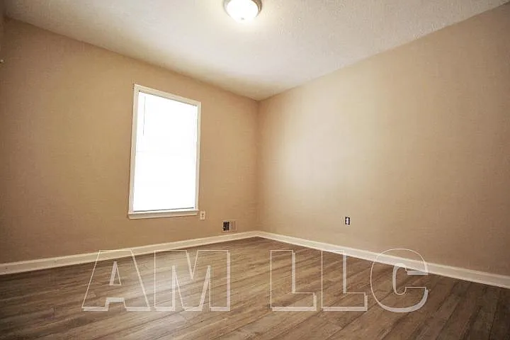 401 Oak Landing Cir — Photo 10