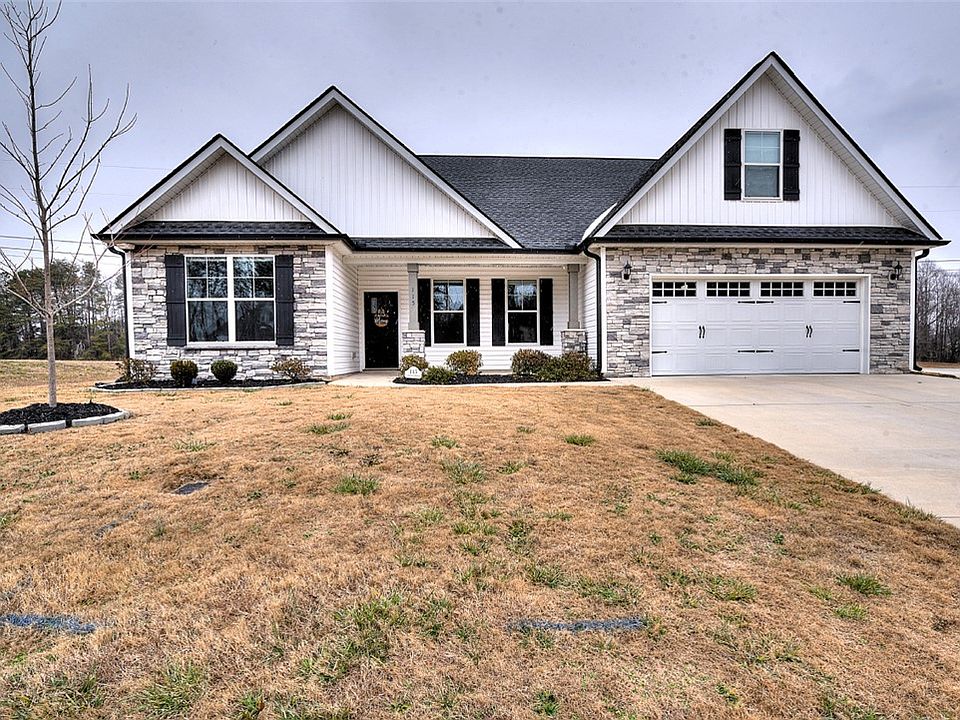 1st image of 115 Carolina Dr