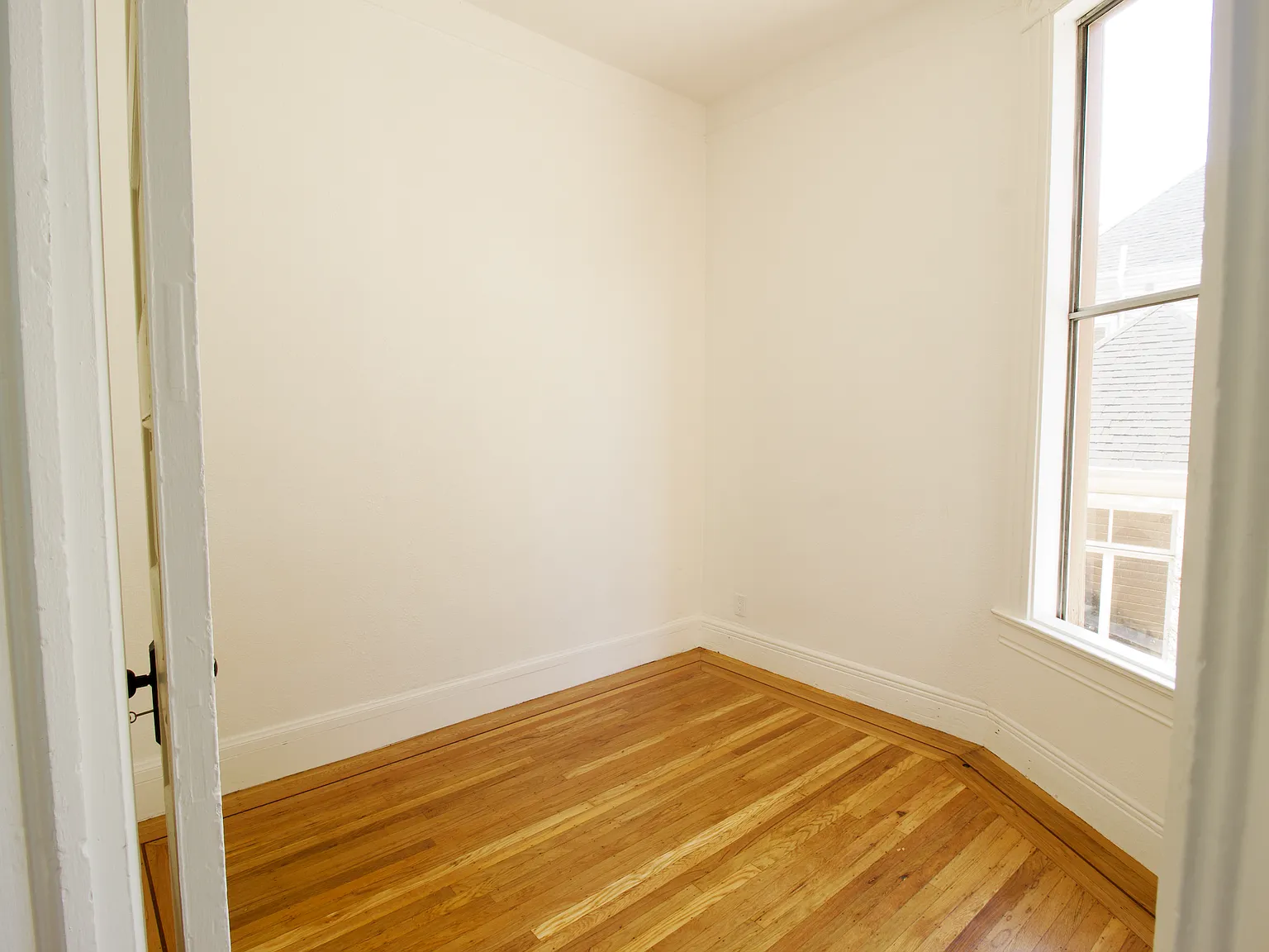2 bed, 620 sqft, $5,300 — Photo 4