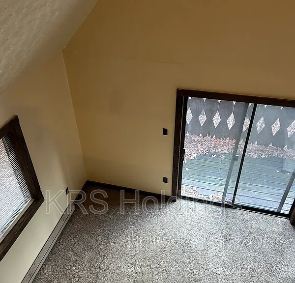 213 Spotswood Ln — Photo 7