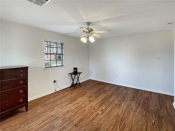 5th image of 2413-15 W Metairie Ave