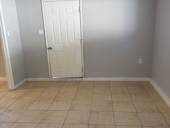 5th image of 12038 Hoyt St #B
